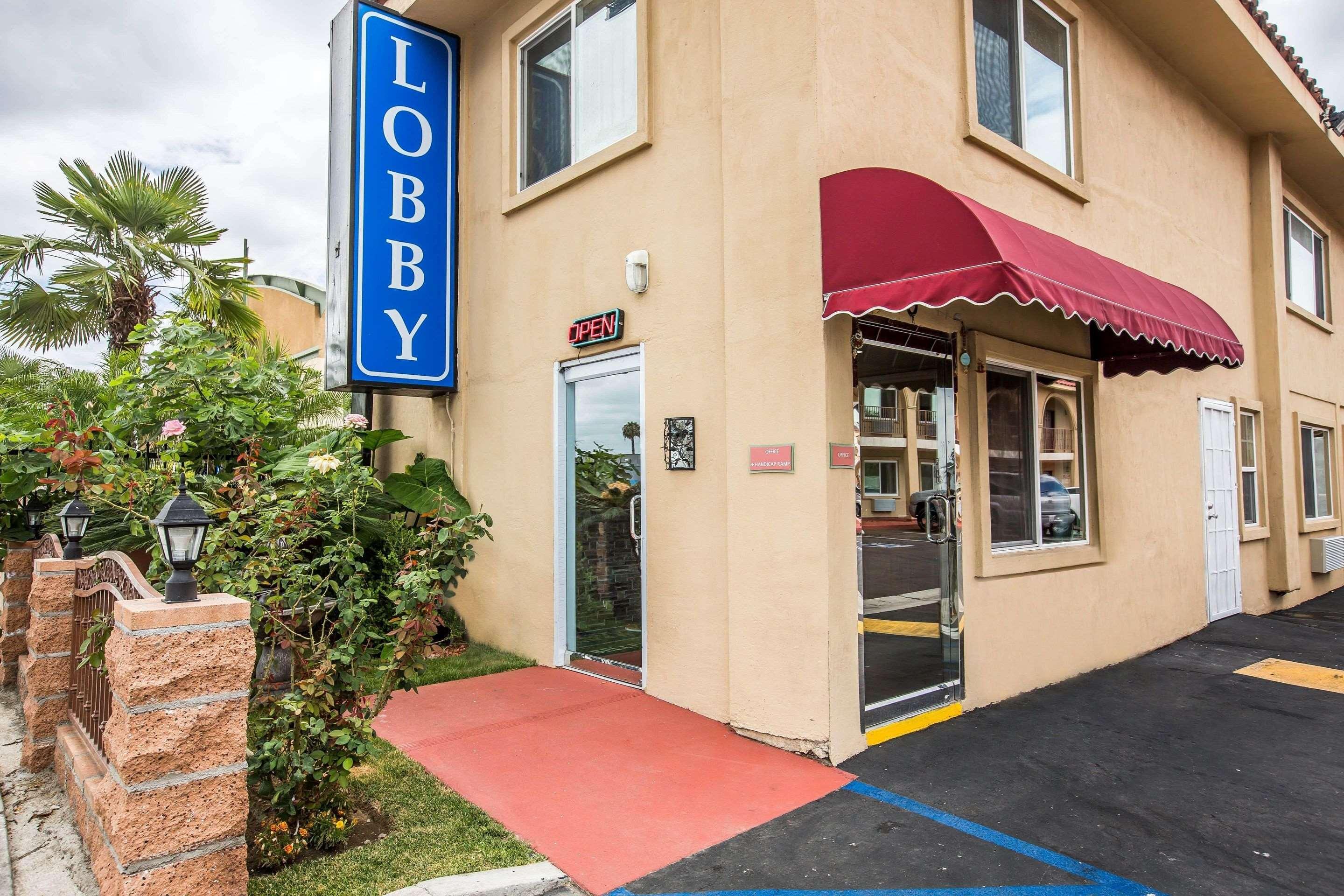 Rodeway Inn & Suites Bellflower Zewnętrze zdjęcie