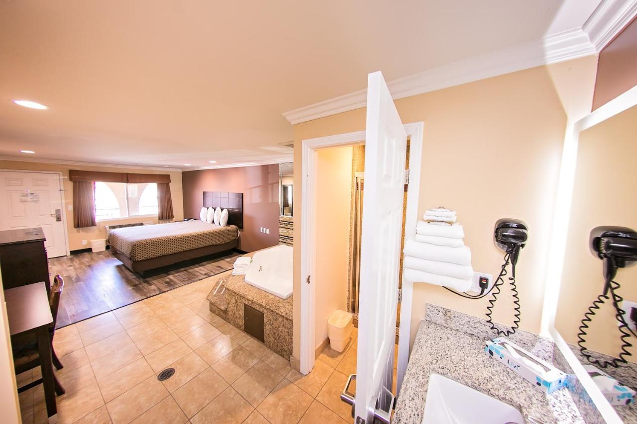 Rodeway Inn & Suites Bellflower Zewnętrze zdjęcie