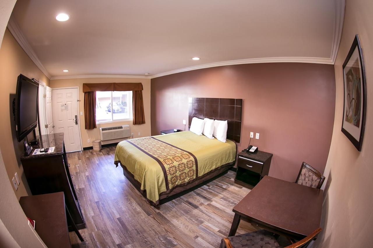 Rodeway Inn & Suites Bellflower Zewnętrze zdjęcie