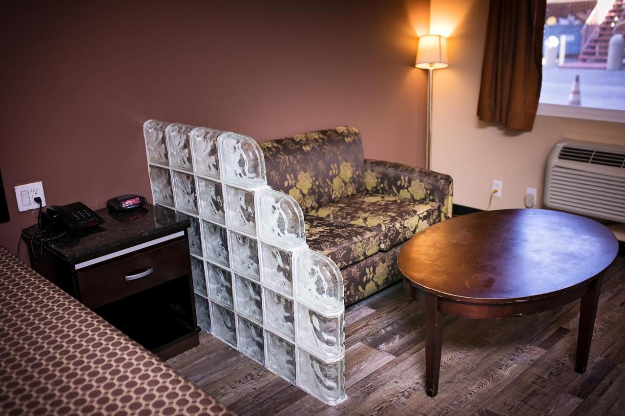 Rodeway Inn & Suites Bellflower Zewnętrze zdjęcie