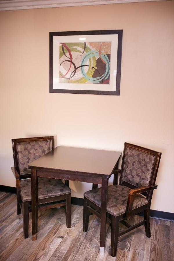 Rodeway Inn & Suites Bellflower Zewnętrze zdjęcie