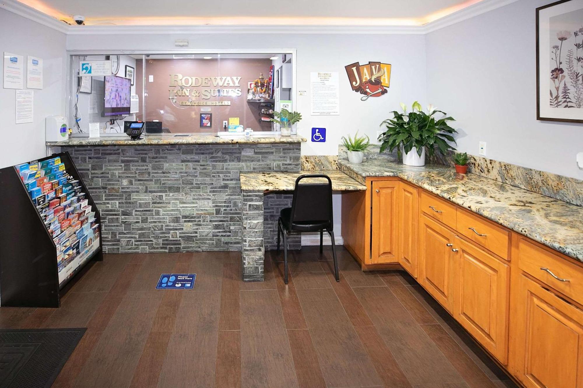 Rodeway Inn & Suites Bellflower Zewnętrze zdjęcie
