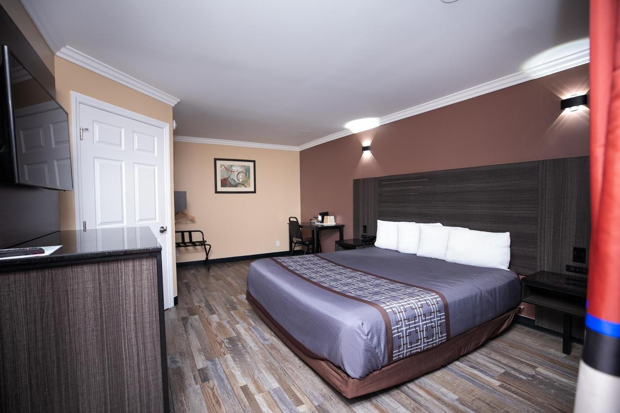 Rodeway Inn & Suites Bellflower Zewnętrze zdjęcie