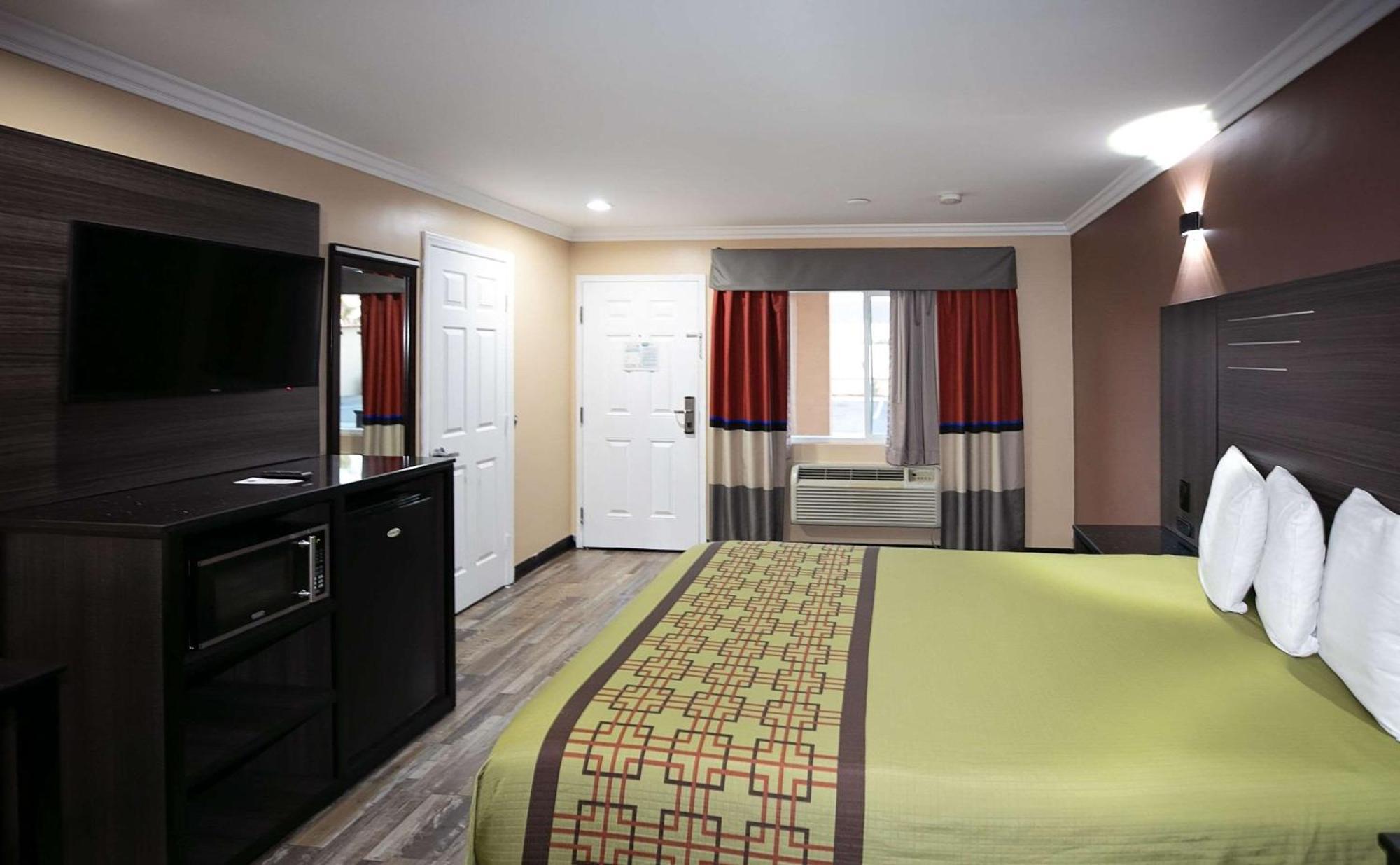 Rodeway Inn & Suites Bellflower Zewnętrze zdjęcie