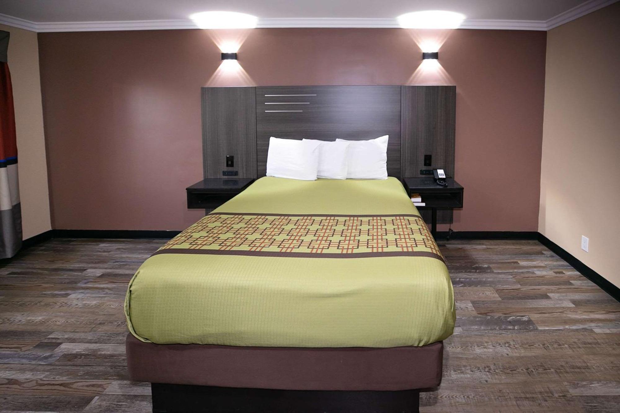 Rodeway Inn & Suites Bellflower Zewnętrze zdjęcie