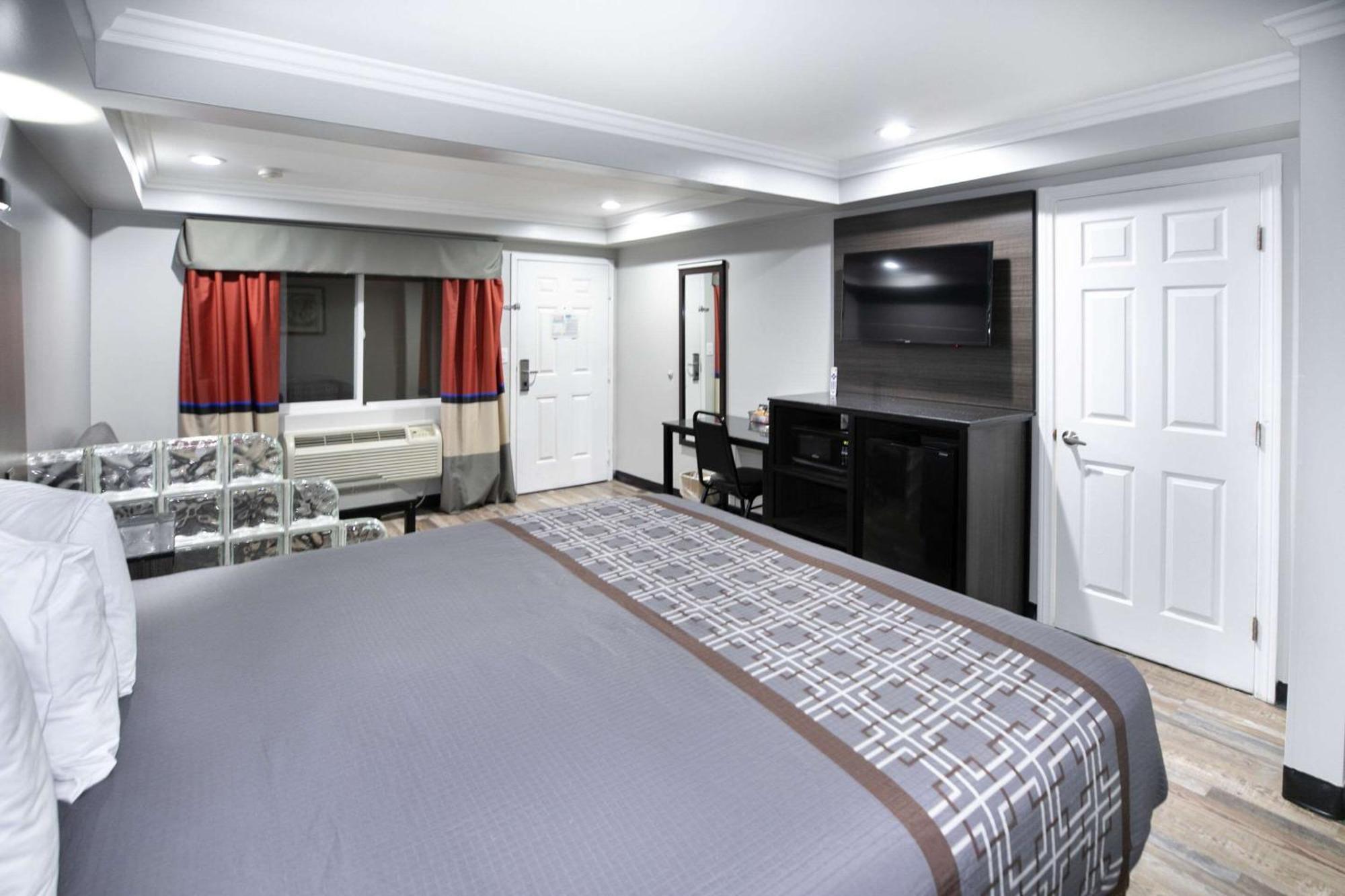 Rodeway Inn & Suites Bellflower Zewnętrze zdjęcie