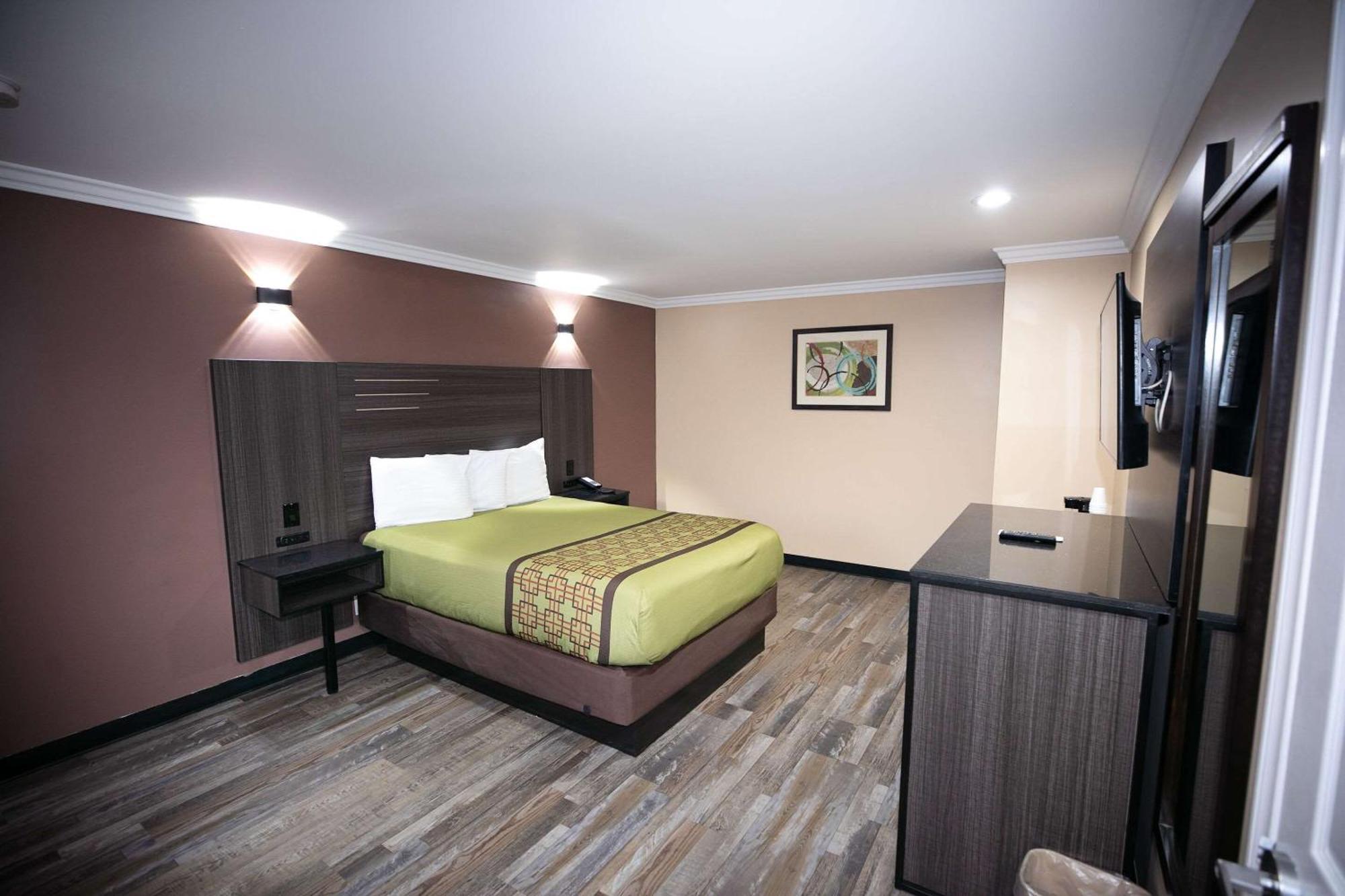 Rodeway Inn & Suites Bellflower Zewnętrze zdjęcie