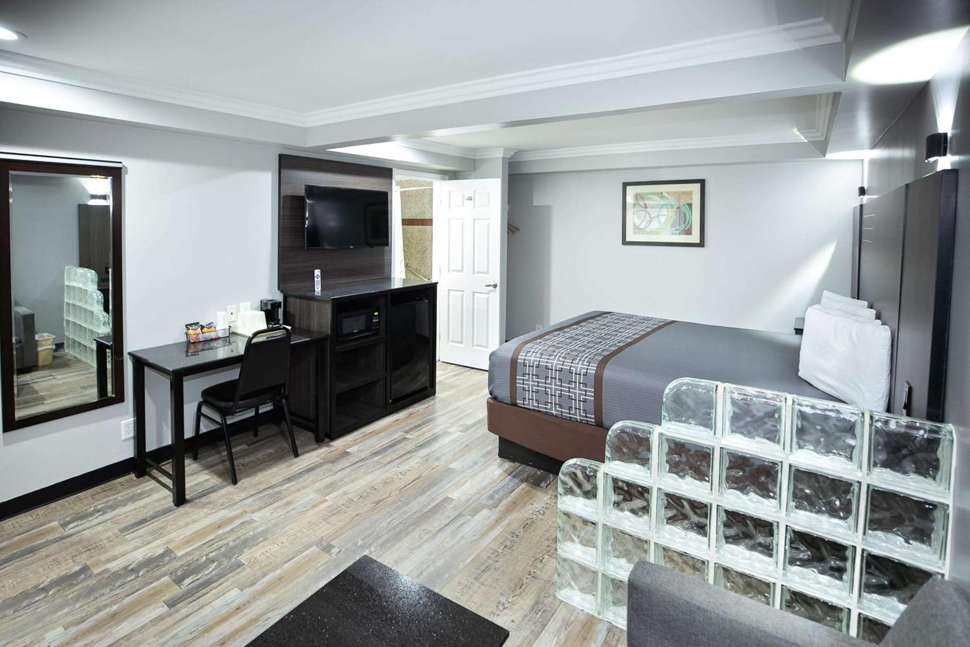 Rodeway Inn & Suites Bellflower Zewnętrze zdjęcie