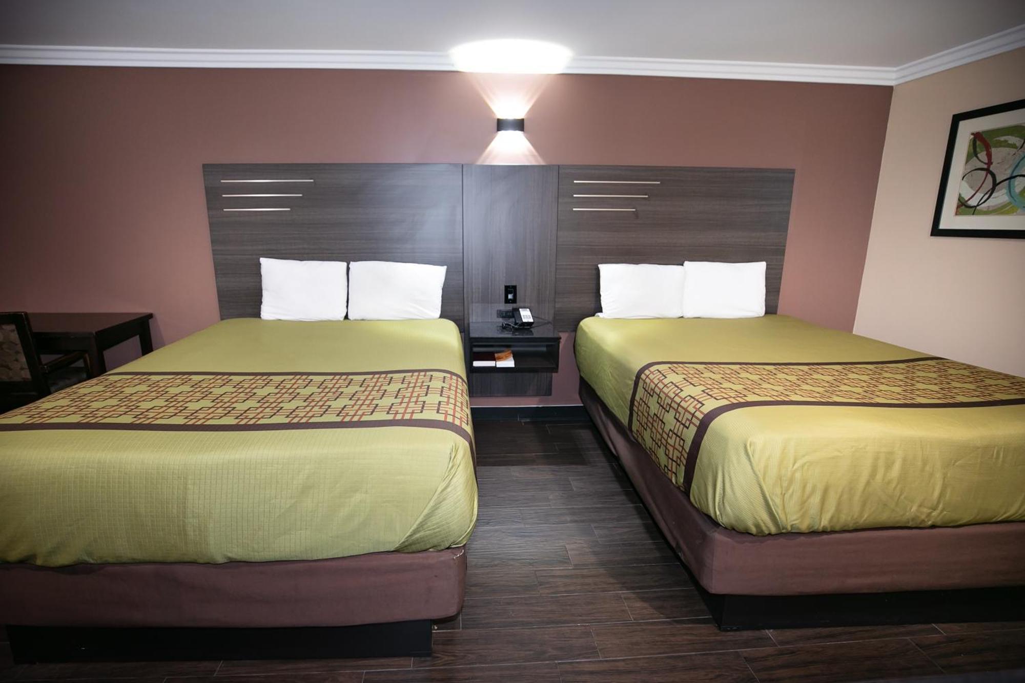 Rodeway Inn & Suites Bellflower Zewnętrze zdjęcie