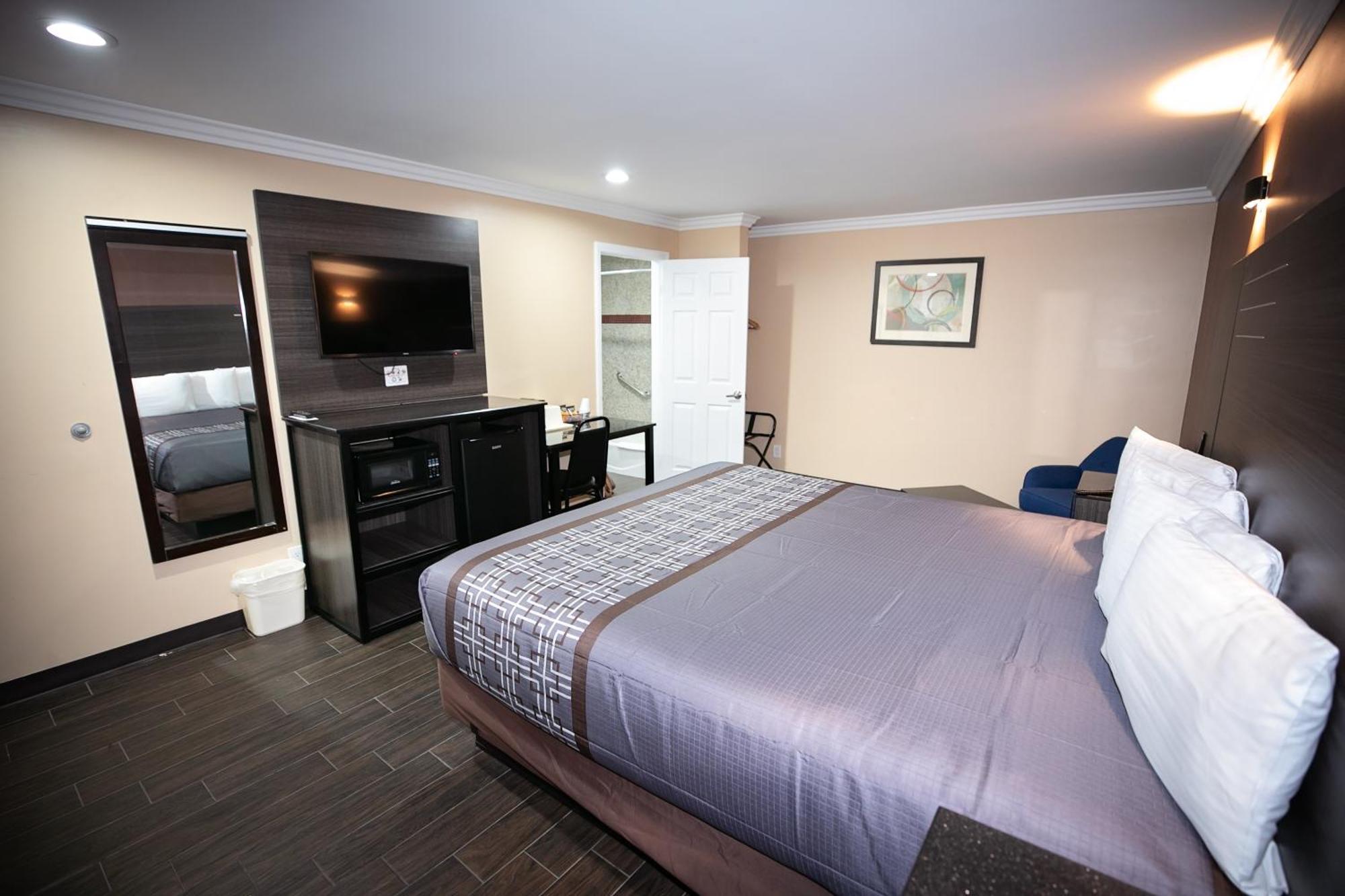Rodeway Inn & Suites Bellflower Zewnętrze zdjęcie