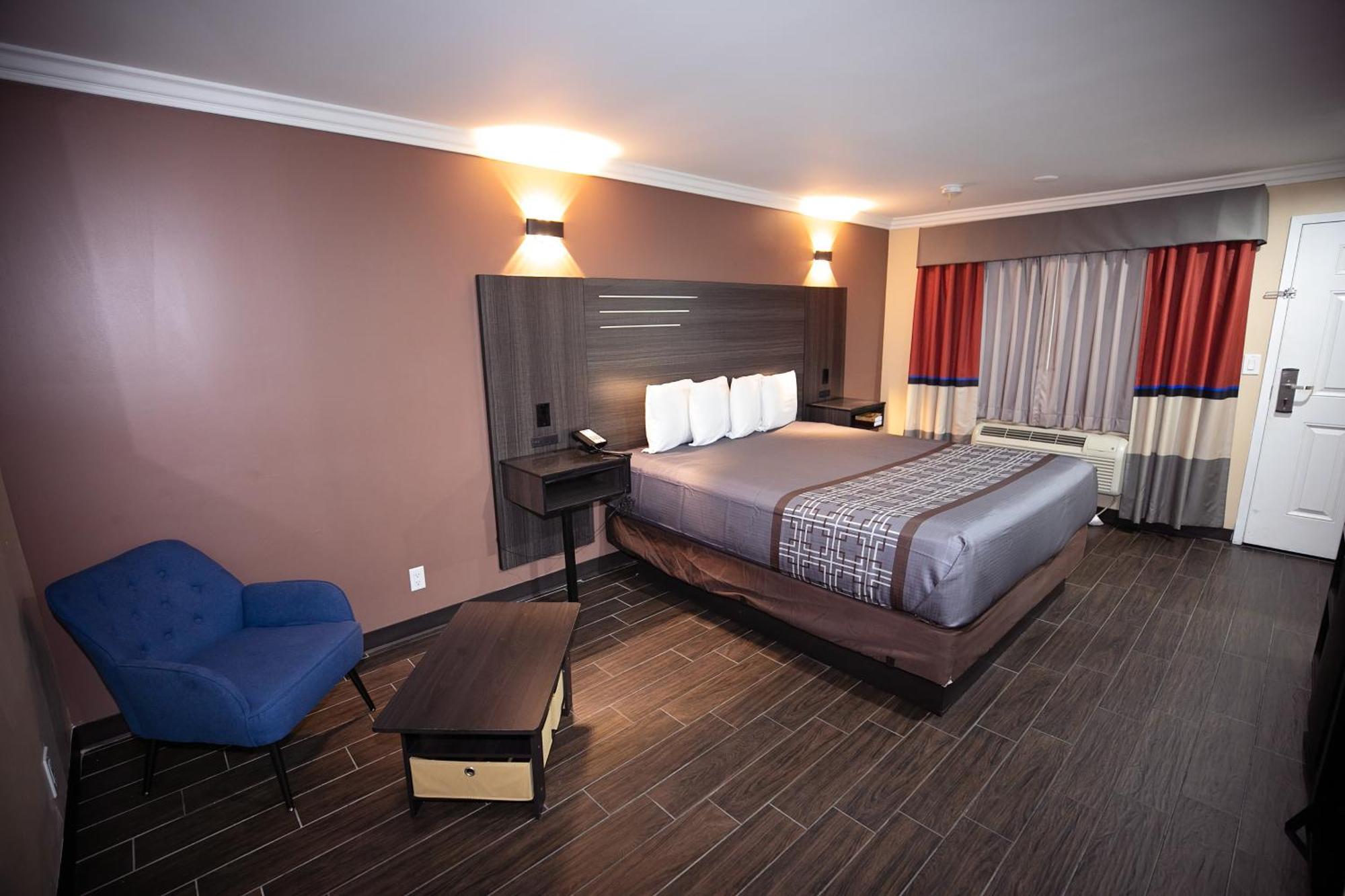 Rodeway Inn & Suites Bellflower Zewnętrze zdjęcie