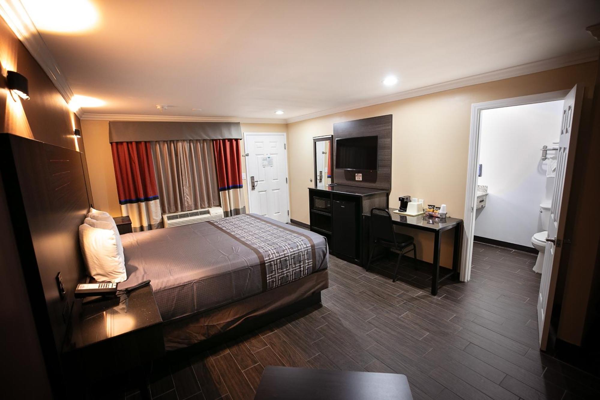 Rodeway Inn & Suites Bellflower Zewnętrze zdjęcie