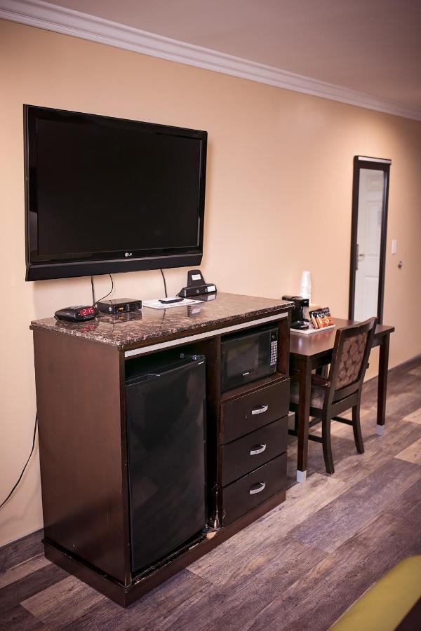Rodeway Inn & Suites Bellflower Zewnętrze zdjęcie